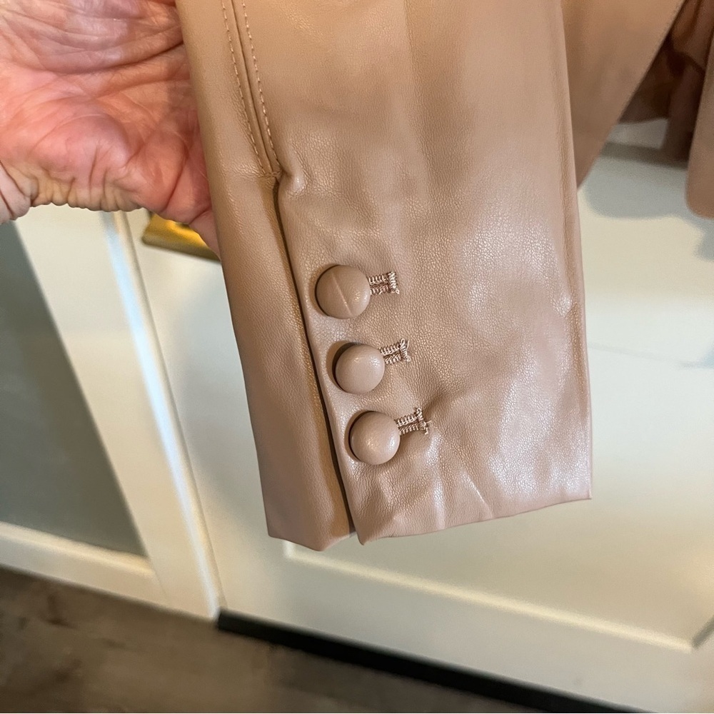 Rosevelvet Taupe Faux Leather Blazer Medium - Picture 4 of 16